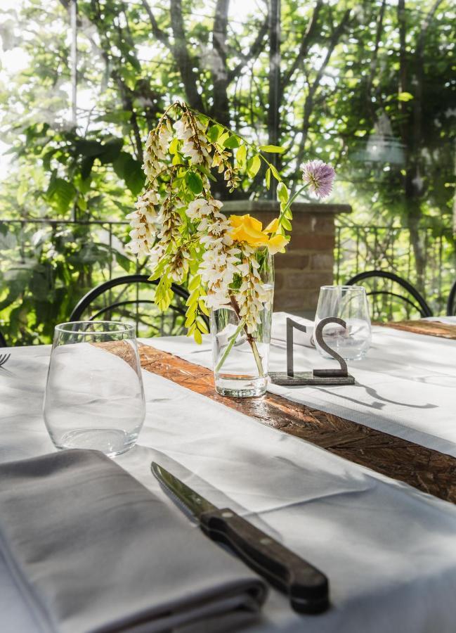 Il Giardino Di Ghilot Bed & Breakfast Cherasco Exterior photo